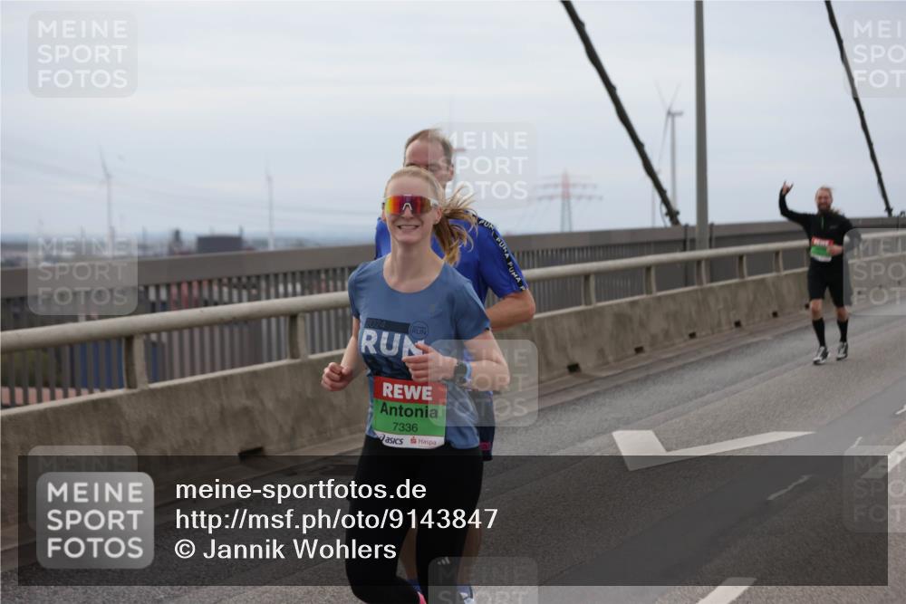03.10.2025 - Köhlbrandbrückenlauf Jannik Wohlers http://msf.ph/oto/9143847 03.10.2025 15:45:11 Position 1 2024, 7336 meine-sportfotos.de