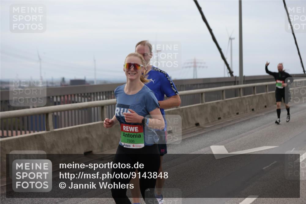 03.10.2025 - Köhlbrandbrückenlauf Jannik Wohlers http://msf.ph/oto/9143848 03.10.2025 15:45:11 Position 1 2024, 7336 meine-sportfotos.de