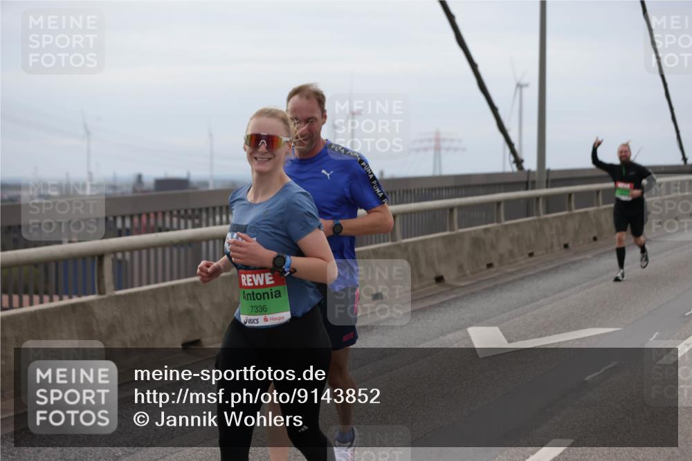 03.10.2025 - Köhlbrandbrückenlauf Jannik Wohlers http://msf.ph/oto/9143852 03.10.2025 15:45:11 Position 1 7336 meine-sportfotos.de