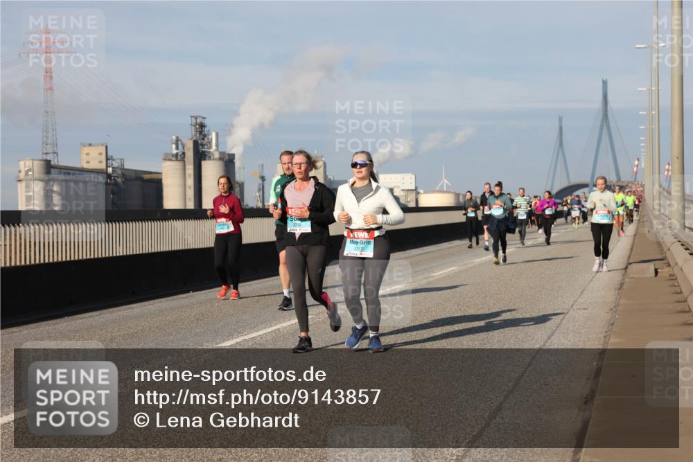 03.10.2025 - Köhlbrandbrückenlauf Lena Gebhardt http://msf.ph/oto/9143857 03.10.2025 10:01:38 Position 2 2218, 2217 meine-sportfotos.de
