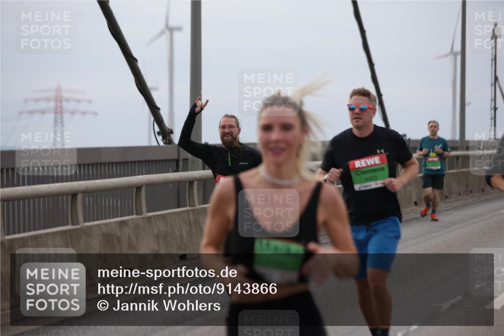 03.10.2025 - Köhlbrandbrückenlauf Jannik Wohlers http://msf.ph/oto/9143866 03.10.2025 15:45:12 Position 1 8923 meine-sportfotos.de