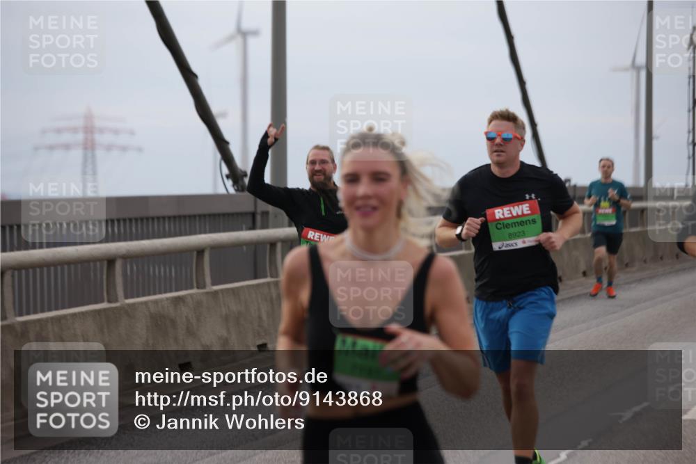 03.10.2025 - Köhlbrandbrückenlauf Jannik Wohlers http://msf.ph/oto/9143868 03.10.2025 15:45:12 Position 1 8923, 7141 meine-sportfotos.de