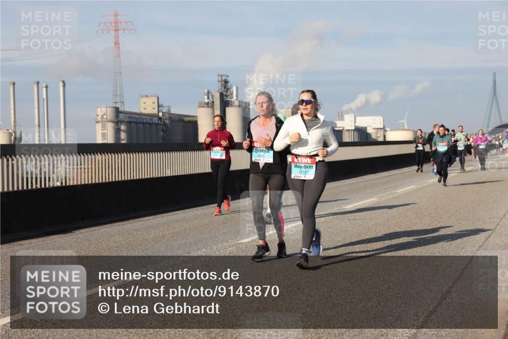 03.10.2025 - Köhlbrandbrückenlauf Lena Gebhardt http://msf.ph/oto/9143870 03.10.2025 10:01:39 Position 2 2218, 2217 meine-sportfotos.de