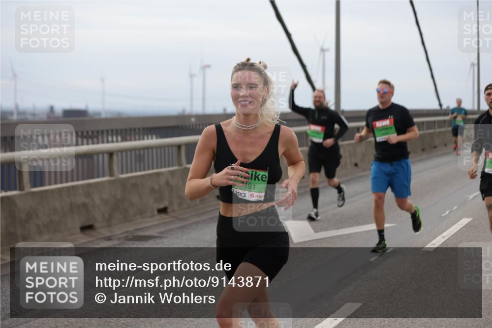 03.10.2025 - Köhlbrandbrückenlauf Jannik Wohlers http://msf.ph/oto/9143871 03.10.2025 15:45:12 Position 1 191 meine-sportfotos.de