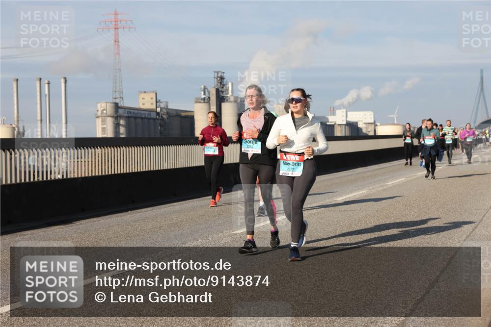03.10.2025 - Köhlbrandbrückenlauf Lena Gebhardt http://msf.ph/oto/9143874 03.10.2025 10:01:39 Position 2 2218, 2217 meine-sportfotos.de