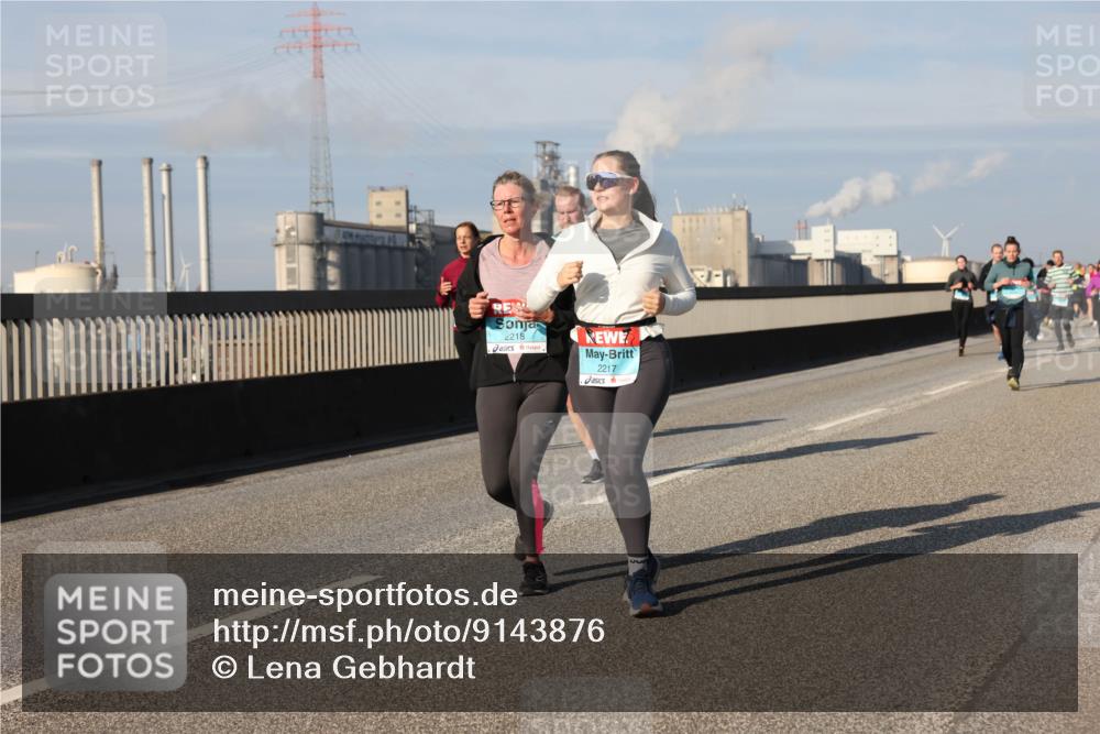 03.10.2025 - Köhlbrandbrückenlauf Lena Gebhardt http://msf.ph/oto/9143876 03.10.2025 10:01:40 Position 2 2218, 2217 meine-sportfotos.de