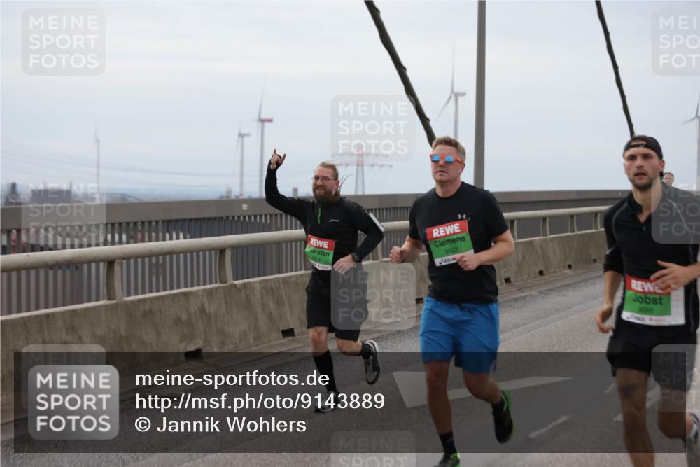 03.10.2025 - Köhlbrandbrückenlauf Jannik Wohlers http://msf.ph/oto/9143889 03.10.2025 15:45:13 Position 1 8824, 8923, 9099 meine-sportfotos.de