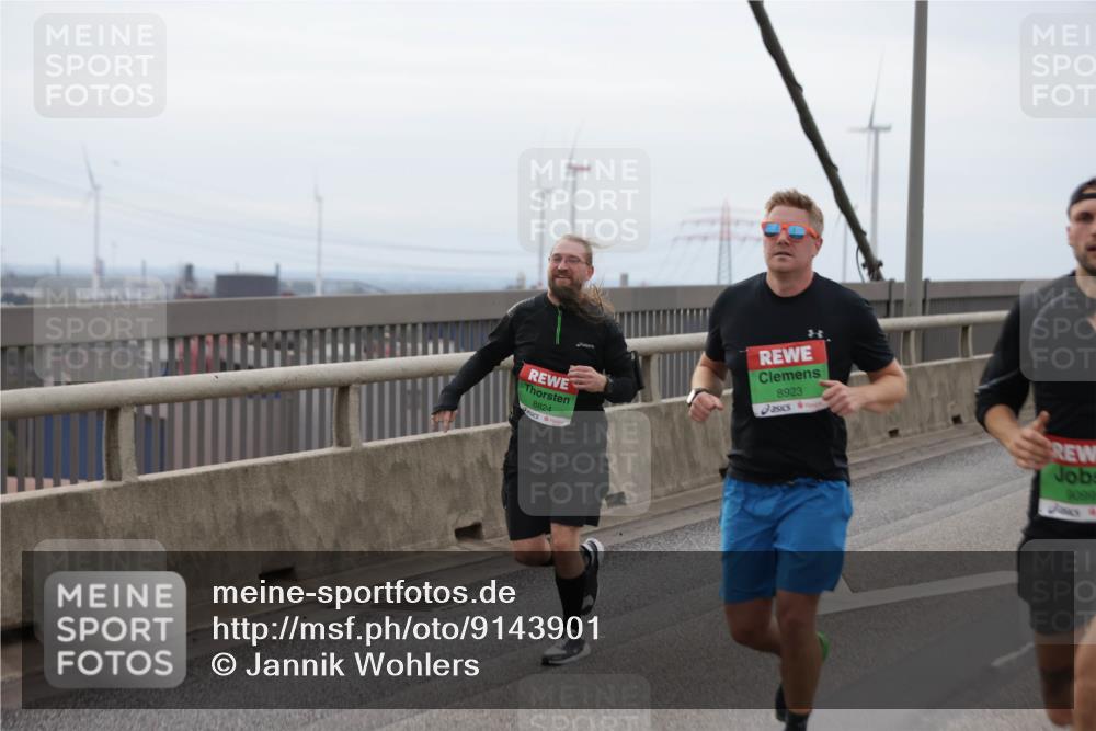 03.10.2025 - Köhlbrandbrückenlauf Jannik Wohlers http://msf.ph/oto/9143901 03.10.2025 15:45:14 Position 1 8824, 8923, 9099 meine-sportfotos.de