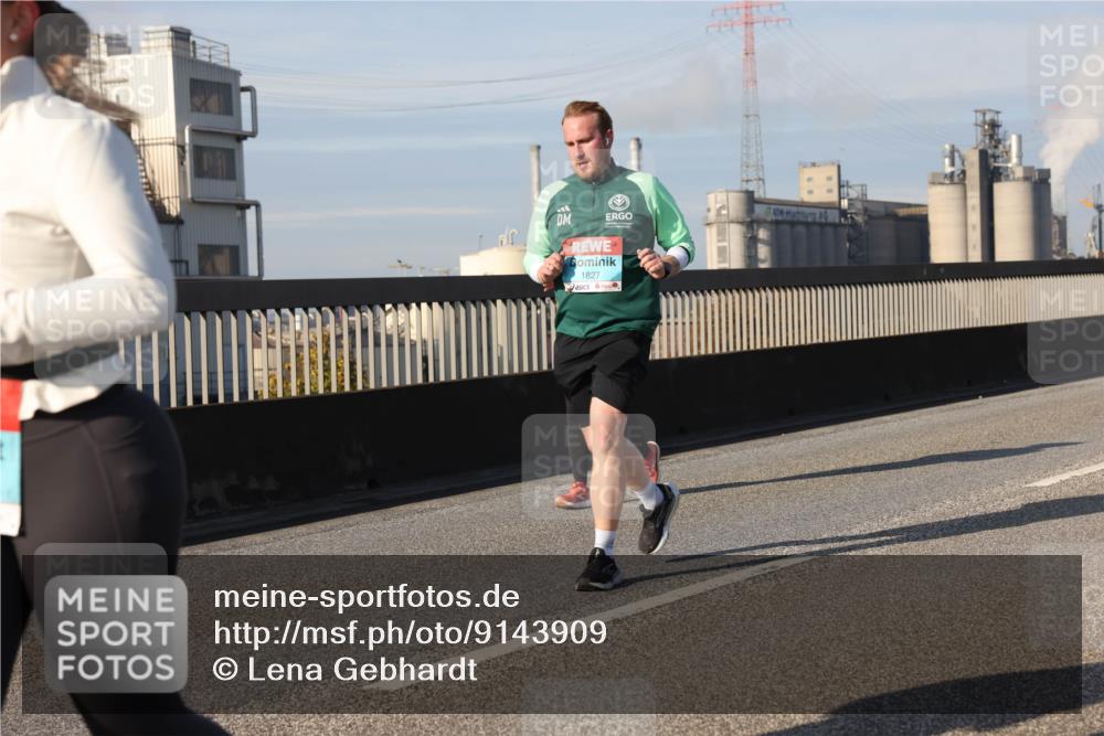 03.10.2025 - Köhlbrandbrückenlauf Lena Gebhardt http://msf.ph/oto/9143909 03.10.2025 10:01:41 Position 2 1827 meine-sportfotos.de