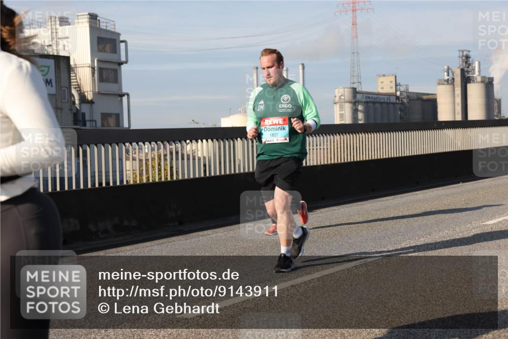 03.10.2025 - Köhlbrandbrückenlauf Lena Gebhardt http://msf.ph/oto/9143911 03.10.2025 10:01:41 Position 2 1827 meine-sportfotos.de