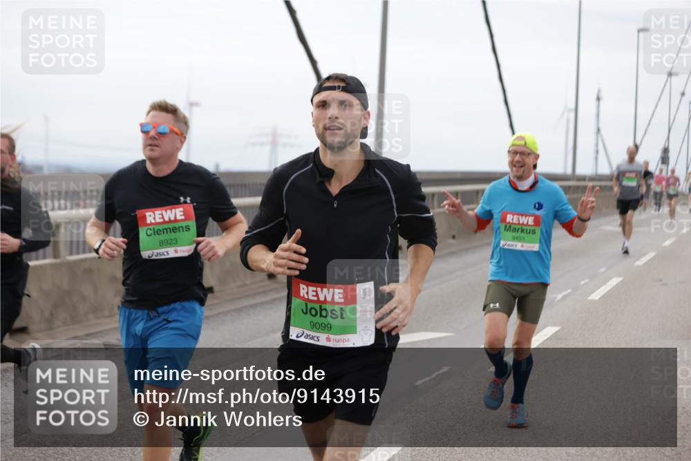 03.10.2025 - Köhlbrandbrückenlauf Jannik Wohlers http://msf.ph/oto/9143915 03.10.2025 15:45:14 Position 1 8923, 9099, 9099, 9451 meine-sportfotos.de