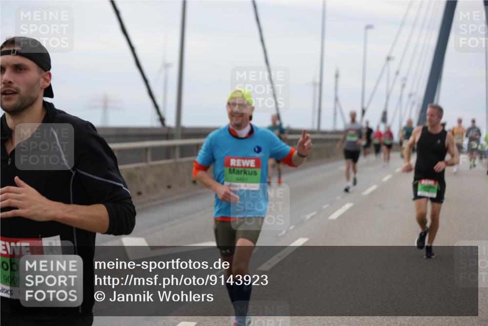 03.10.2025 - Köhlbrandbrückenlauf Jannik Wohlers http://msf.ph/oto/9143923 03.10.2025 15:45:15 Position 1 9099, 9099, 9451 meine-sportfotos.de