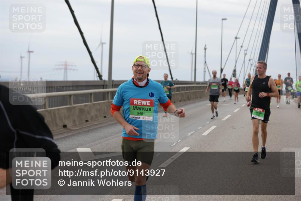 03.10.2025 - Köhlbrandbrückenlauf Jannik Wohlers http://msf.ph/oto/9143927 03.10.2025 15:45:15 Position 1 9451 meine-sportfotos.de