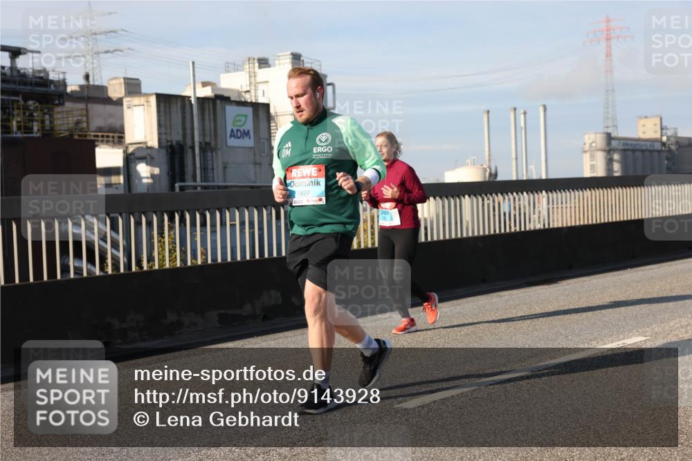 03.10.2025 - Köhlbrandbrückenlauf Lena Gebhardt http://msf.ph/oto/9143928 03.10.2025 10:01:42 Position 2 1827 meine-sportfotos.de