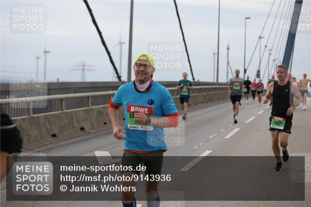 03.10.2025 - Köhlbrandbrückenlauf Jannik Wohlers http://msf.ph/oto/9143936 03.10.2025 15:45:15 Position 1 945, 9140 meine-sportfotos.de