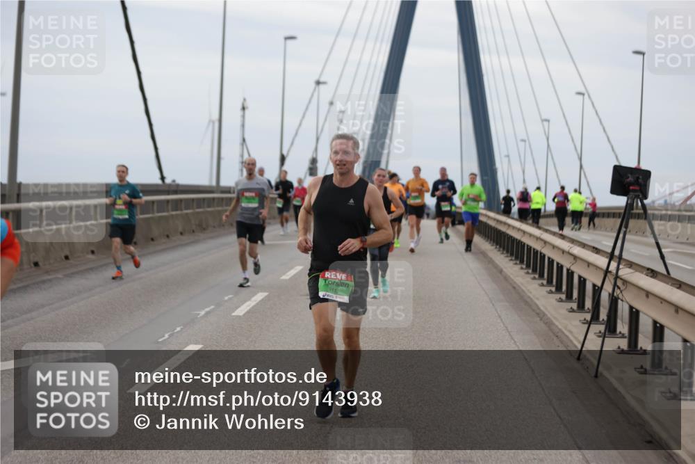 03.10.2025 - Köhlbrandbrückenlauf Jannik Wohlers http://msf.ph/oto/9143938 03.10.2025 15:45:15 Position 1 9110 meine-sportfotos.de