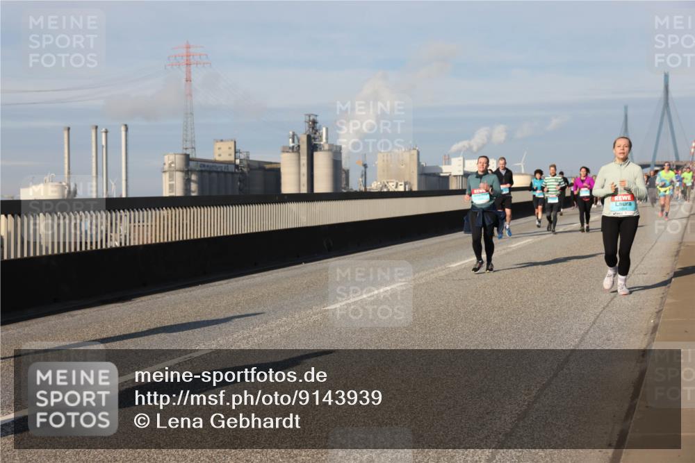 03.10.2025 - Köhlbrandbrückenlauf Lena Gebhardt http://msf.ph/oto/9143939 03.10.2025 10:01:43 Position 2  meine-sportfotos.de