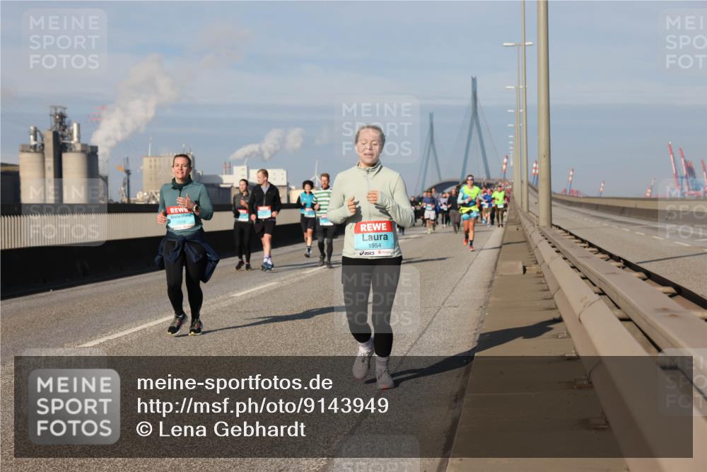 03.10.2025 - Köhlbrandbrückenlauf Lena Gebhardt http://msf.ph/oto/9143949 03.10.2025 10:01:44 Position 2 2099, 1954 meine-sportfotos.de