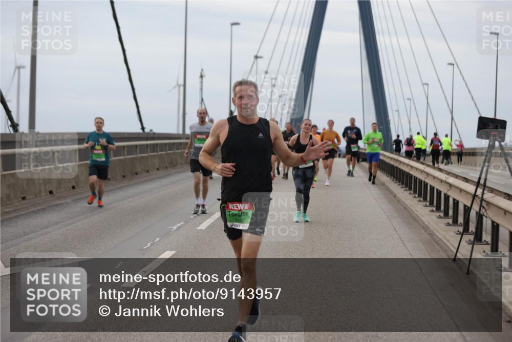 03.10.2025 - Köhlbrandbrückenlauf Jannik Wohlers http://msf.ph/oto/9143957 03.10.2025 15:45:16 Position 1 9110 meine-sportfotos.de