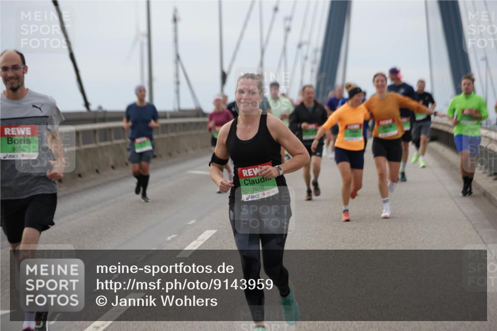 03.10.2025 - Köhlbrandbrückenlauf Jannik Wohlers http://msf.ph/oto/9143959 03.10.2025 15:45:18 Position 1 9572, 7616 meine-sportfotos.de
