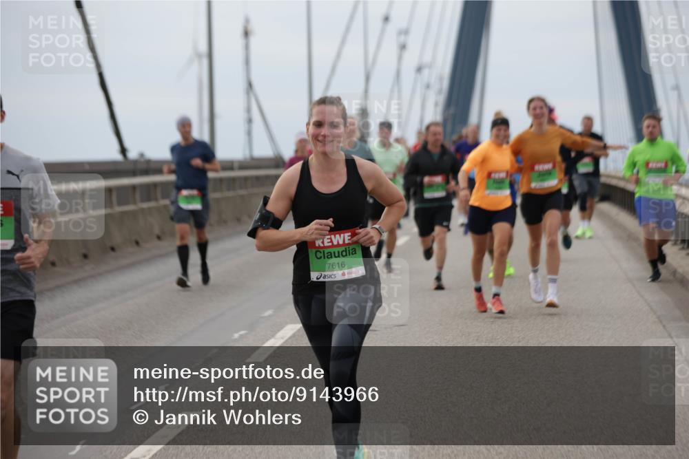03.10.2025 - Köhlbrandbrückenlauf Jannik Wohlers http://msf.ph/oto/9143966 03.10.2025 15:45:19 Position 1 7616 meine-sportfotos.de