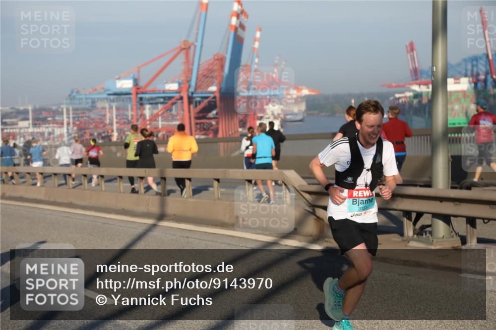 03.10.2025 - Köhlbrandbrückenlauf Yannick Fuchs http://msf.ph/oto/9143970 03.10.2025 08:31:37 Position 2 3153 meine-sportfotos.de