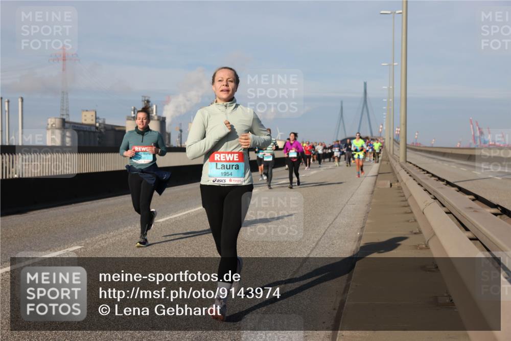 03.10.2025 - Köhlbrandbrückenlauf Lena Gebhardt http://msf.ph/oto/9143974 03.10.2025 10:01:45 Position 2 1954 meine-sportfotos.de