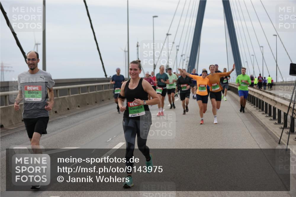 03.10.2025 - Köhlbrandbrückenlauf Jannik Wohlers http://msf.ph/oto/9143975 03.10.2025 15:45:19 Position 1 9572, 7616 meine-sportfotos.de
