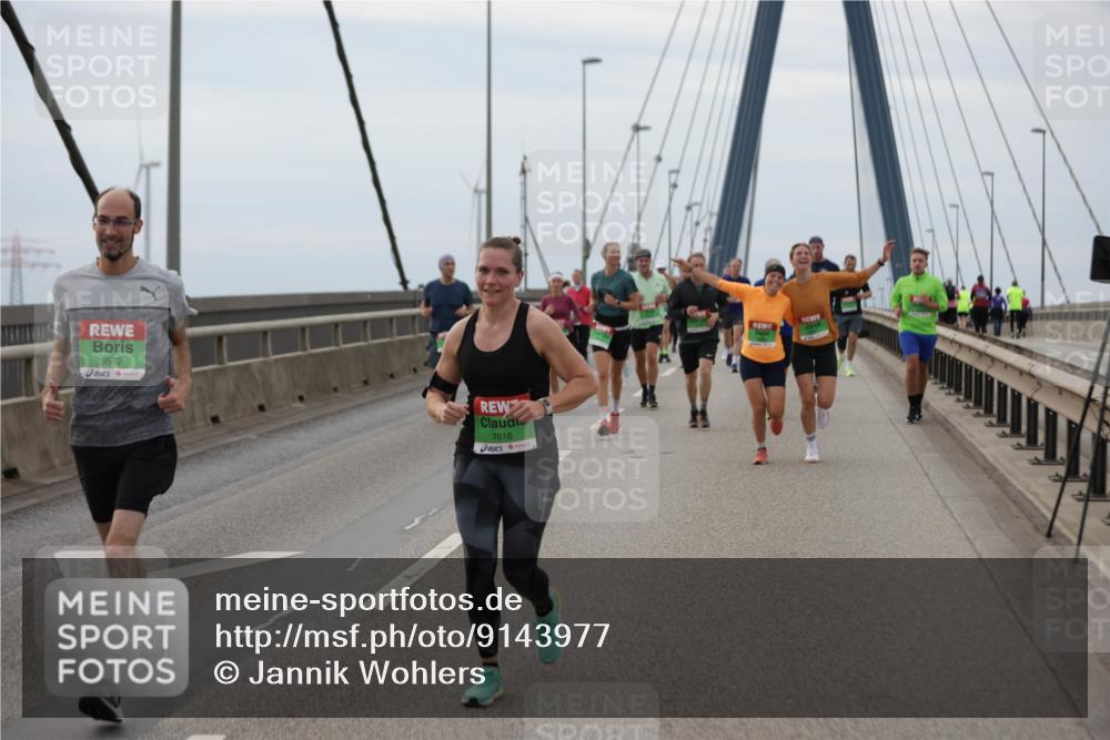 03.10.2025 - Köhlbrandbrückenlauf Jannik Wohlers http://msf.ph/oto/9143977 03.10.2025 15:45:19 Position 1 9572, 7616 meine-sportfotos.de