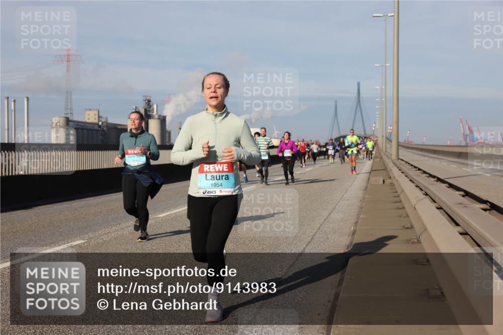 03.10.2025 - Köhlbrandbrückenlauf Lena Gebhardt http://msf.ph/oto/9143983 03.10.2025 10:01:45 Position 2 2099, 1954 meine-sportfotos.de