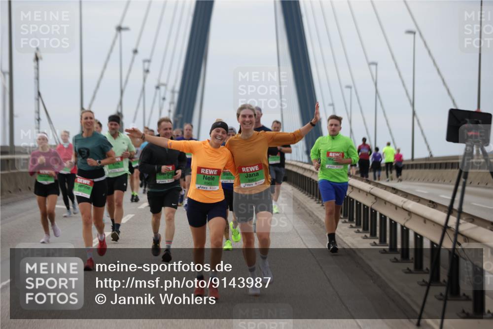 03.10.2025 - Köhlbrandbrückenlauf Jannik Wohlers http://msf.ph/oto/9143987 03.10.2025 15:45:20 Position 1 8967, 8965 meine-sportfotos.de