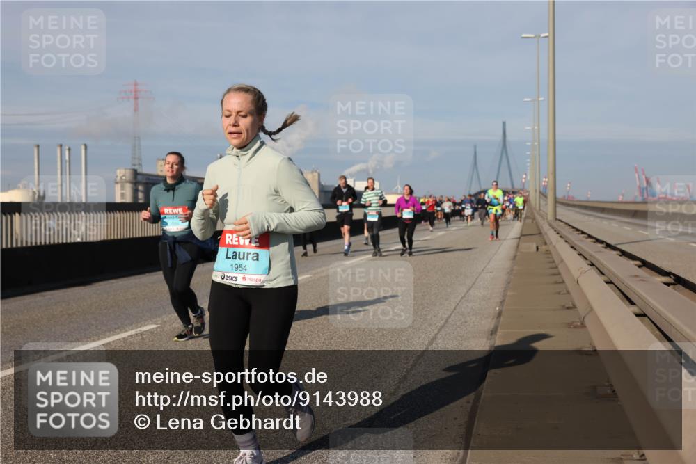 03.10.2025 - Köhlbrandbrückenlauf Lena Gebhardt http://msf.ph/oto/9143988 03.10.2025 10:01:46 Position 2 1954 meine-sportfotos.de