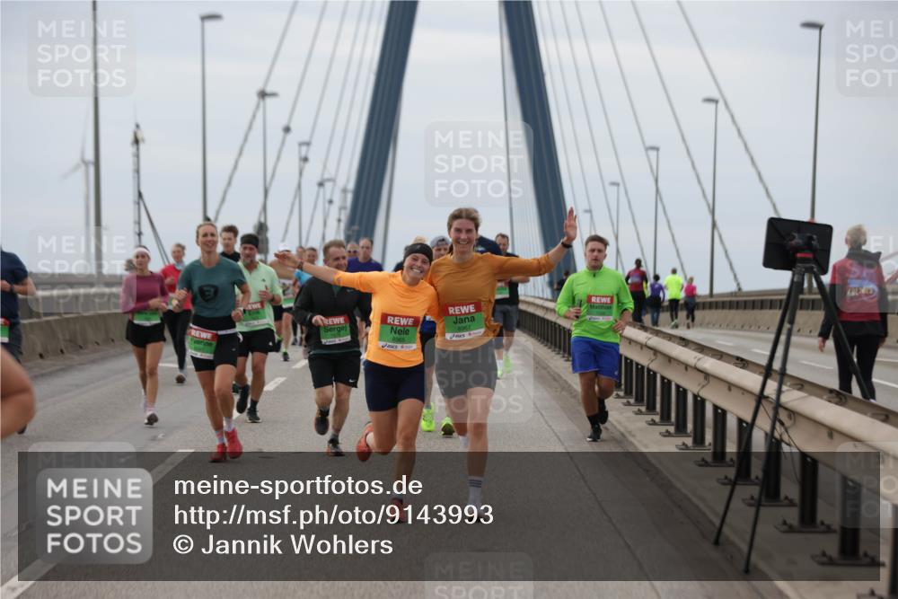03.10.2025 - Köhlbrandbrückenlauf Jannik Wohlers http://msf.ph/oto/9143993 03.10.2025 15:45:20 Position 1 25, 8967, 8965 meine-sportfotos.de