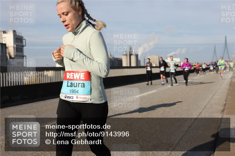 03.10.2025 - Köhlbrandbrückenlauf Lena Gebhardt http://msf.ph/oto/9143996 03.10.2025 10:01:46 Position 2 1954 meine-sportfotos.de