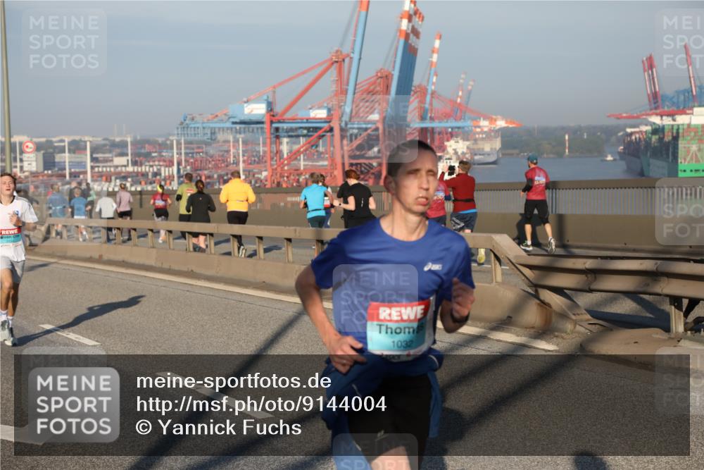 03.10.2025 - Köhlbrandbrückenlauf Yannick Fuchs http://msf.ph/oto/9144004 03.10.2025 08:31:39 Position 2 1032 meine-sportfotos.de