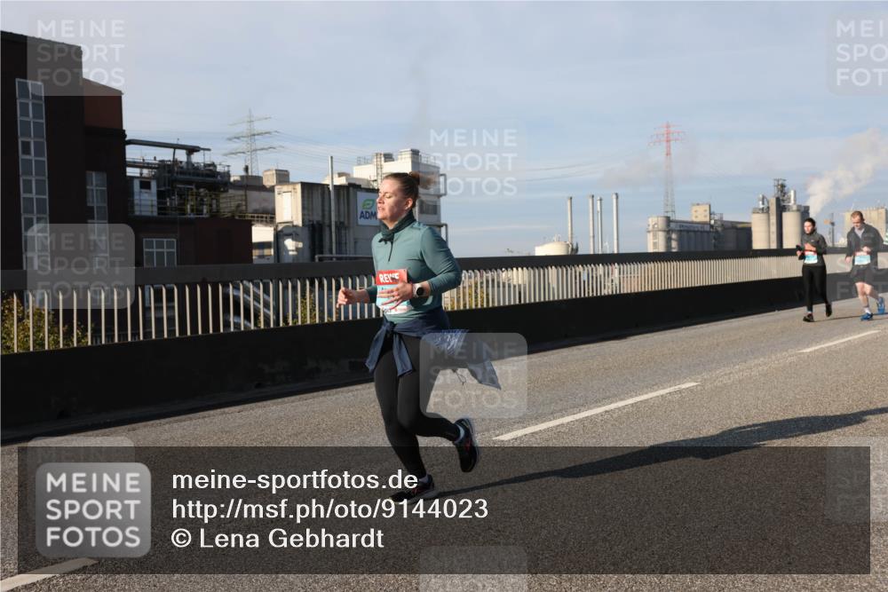 03.10.2025 - Köhlbrandbrückenlauf Lena Gebhardt http://msf.ph/oto/9144023 03.10.2025 10:01:47 Position 2  meine-sportfotos.de