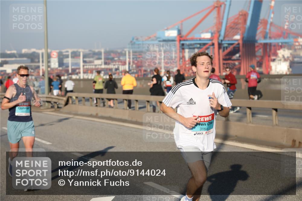 03.10.2025 - Köhlbrandbrückenlauf Yannick Fuchs http://msf.ph/oto/9144024 03.10.2025 08:31:41 Position 2 1017, 3154 meine-sportfotos.de