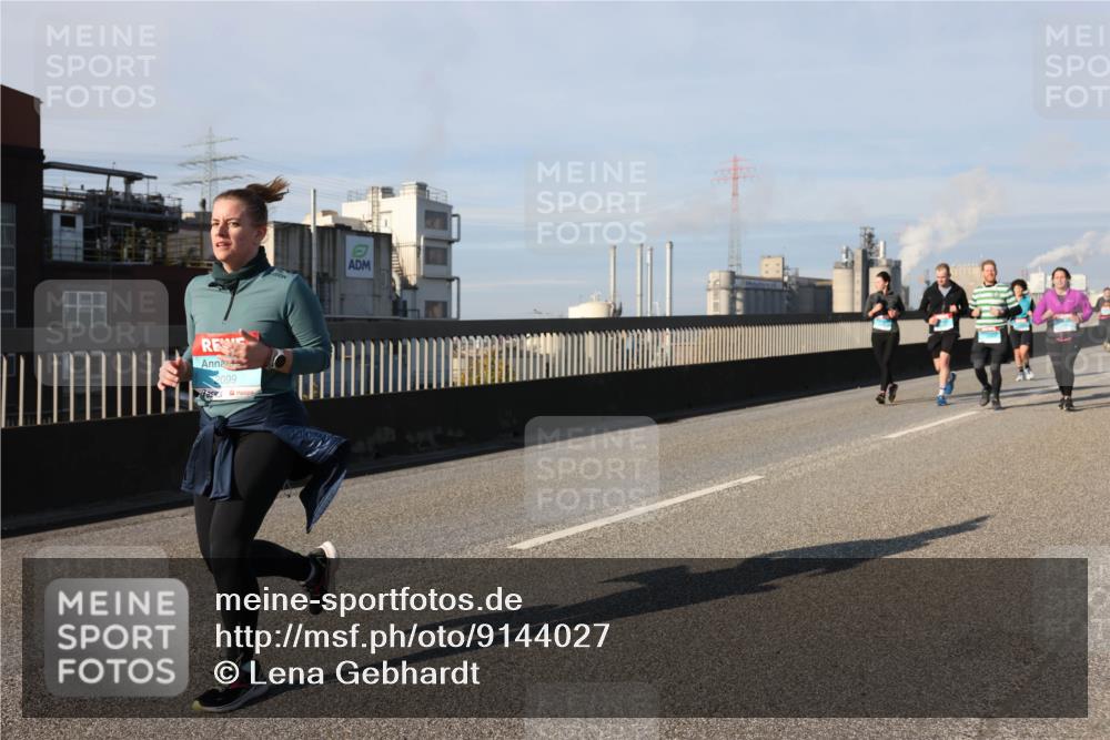 03.10.2025 - Köhlbrandbrückenlauf Lena Gebhardt http://msf.ph/oto/9144027 03.10.2025 10:01:47 Position 2 2099 meine-sportfotos.de