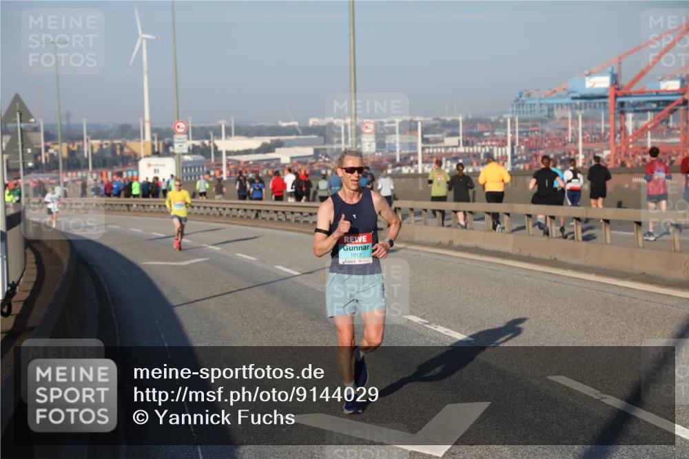 03.10.2025 - Köhlbrandbrückenlauf Yannick Fuchs http://msf.ph/oto/9144029 03.10.2025 08:31:41 Position 2 1017 meine-sportfotos.de