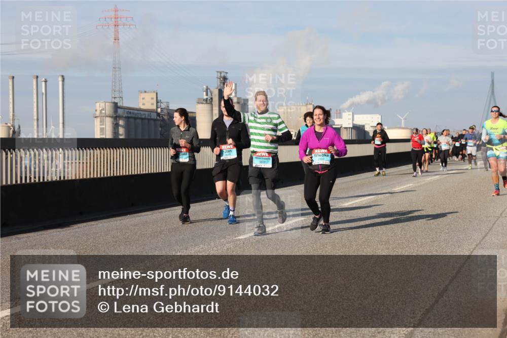 03.10.2025 - Köhlbrandbrückenlauf Lena Gebhardt http://msf.ph/oto/9144032 03.10.2025 10:01:48 Position 2 3617, 2033 meine-sportfotos.de