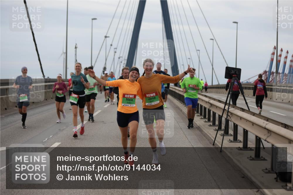 03.10.2025 - Köhlbrandbrückenlauf Jannik Wohlers http://msf.ph/oto/9144034 03.10.2025 15:45:21 Position 1 8965, 8967 meine-sportfotos.de