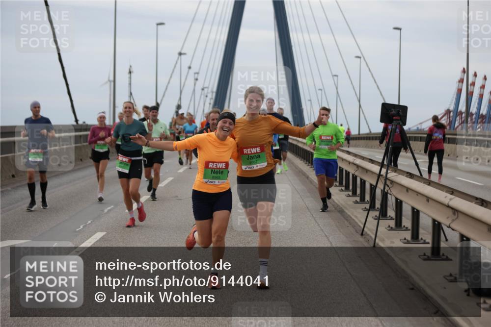 03.10.2025 - Köhlbrandbrückenlauf Jannik Wohlers http://msf.ph/oto/9144041 03.10.2025 15:45:21 Position 1 8965, 8967 meine-sportfotos.de
