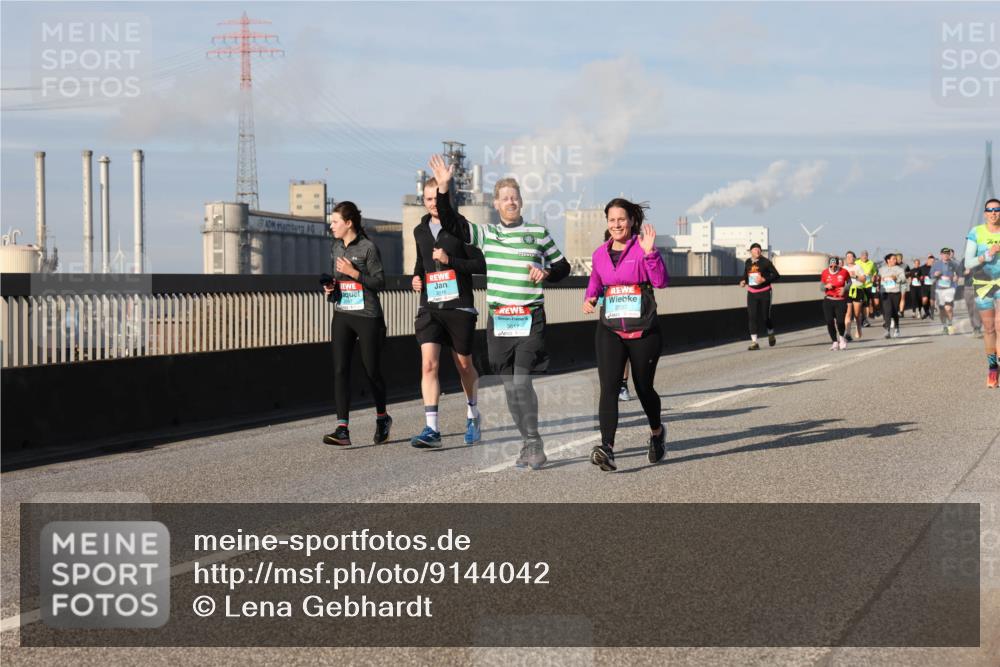 03.10.2025 - Köhlbrandbrückenlauf Lena Gebhardt http://msf.ph/oto/9144042 03.10.2025 10:01:49 Position 2 2016 meine-sportfotos.de