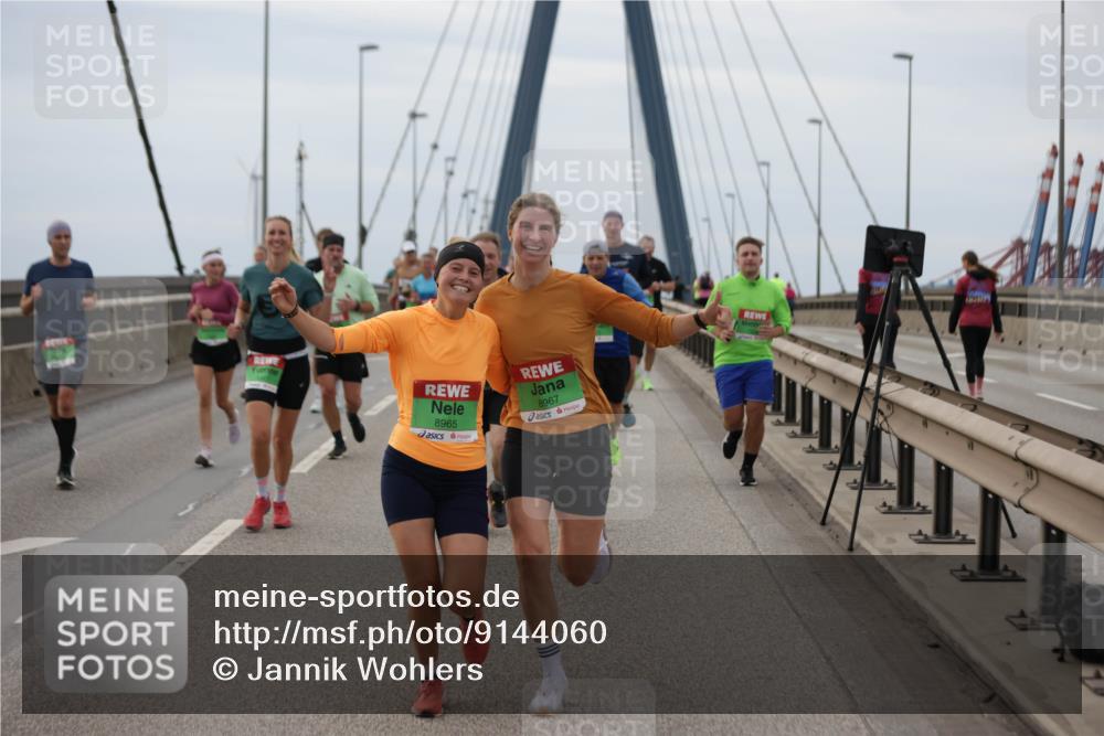 03.10.2025 - Köhlbrandbrückenlauf Jannik Wohlers http://msf.ph/oto/9144060 03.10.2025 15:45:22 Position 1 8965, 8967 meine-sportfotos.de