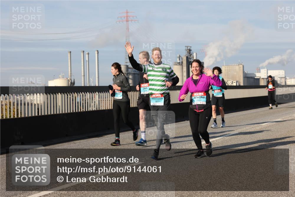 03.10.2025 - Köhlbrandbrückenlauf Lena Gebhardt http://msf.ph/oto/9144061 03.10.2025 10:01:49 Position 2 2016, 3617, 2033 meine-sportfotos.de