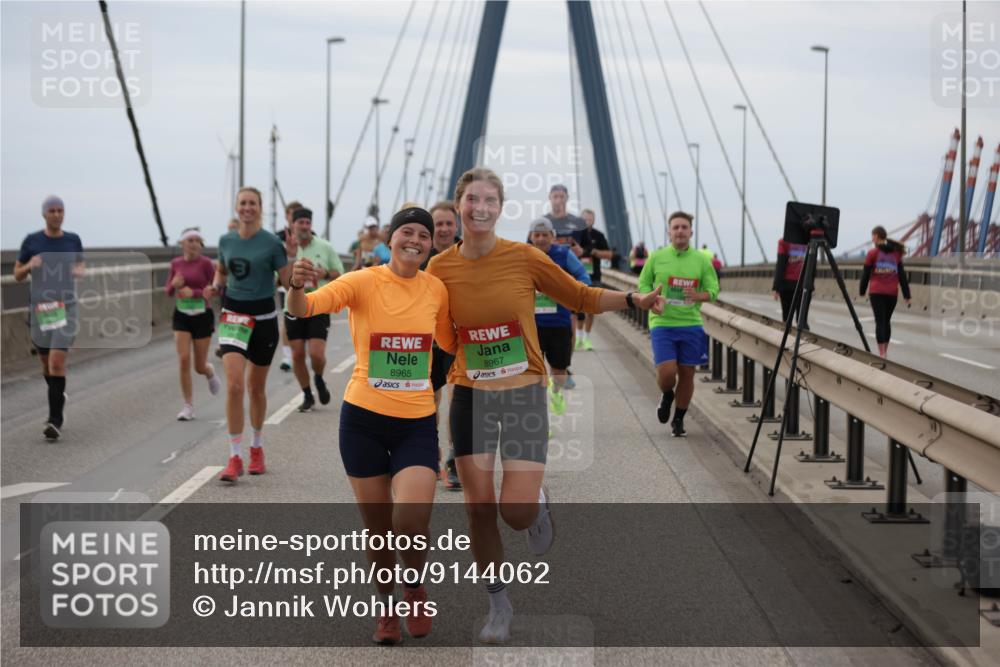 03.10.2025 - Köhlbrandbrückenlauf Jannik Wohlers http://msf.ph/oto/9144062 03.10.2025 15:45:22 Position 1 8965, 8967 meine-sportfotos.de