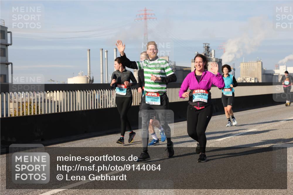 03.10.2025 - Köhlbrandbrückenlauf Lena Gebhardt http://msf.ph/oto/9144064 03.10.2025 10:01:50 Position 2 3617, 2033 meine-sportfotos.de