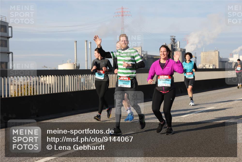 03.10.2025 - Köhlbrandbrückenlauf Lena Gebhardt http://msf.ph/oto/9144067 03.10.2025 10:01:50 Position 2 3617, 2033 meine-sportfotos.de