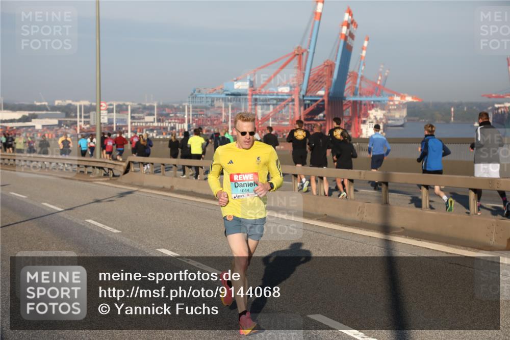 03.10.2025 - Köhlbrandbrückenlauf Yannick Fuchs http://msf.ph/oto/9144068 03.10.2025 08:31:49 Position 2 1044 meine-sportfotos.de