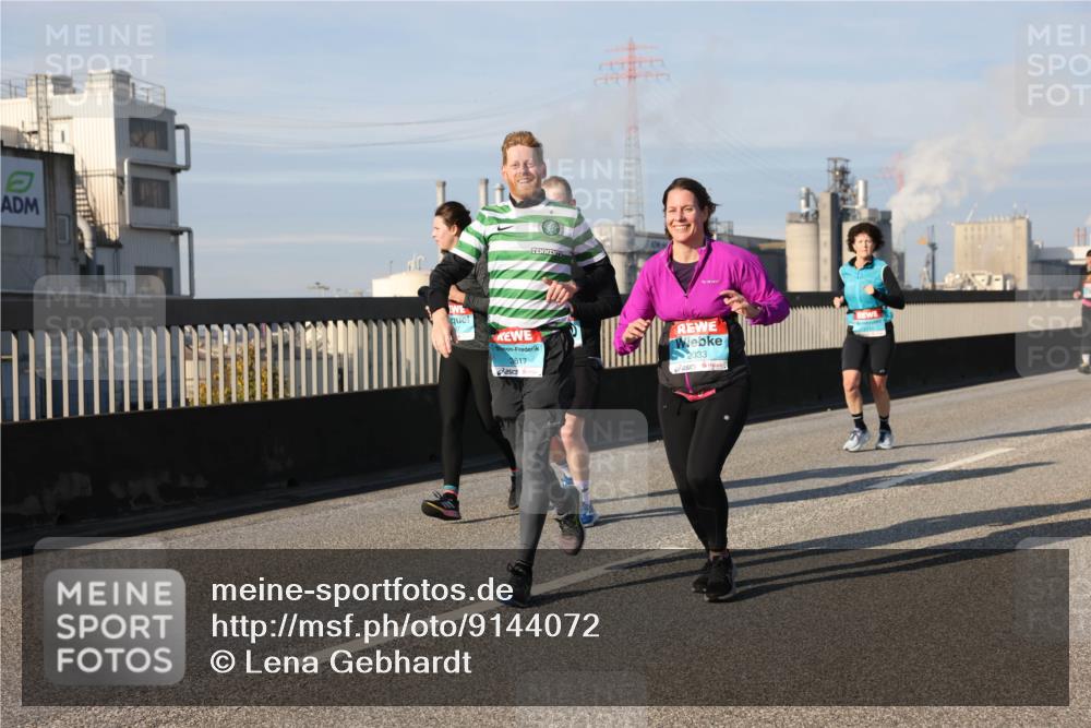 03.10.2025 - Köhlbrandbrückenlauf Lena Gebhardt http://msf.ph/oto/9144072 03.10.2025 10:01:50 Position 2 3617, 2033 meine-sportfotos.de